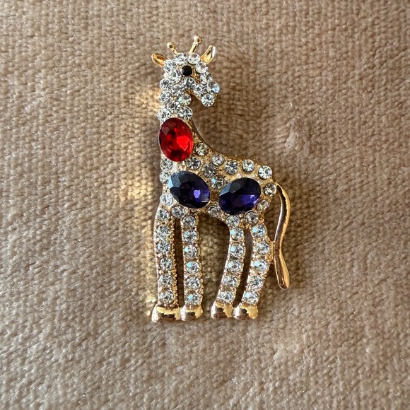 Mint Jewelry - Mint Giraffe Crystal Rhinestone Multicolor Brooch Pin‎ Gold Tone Animal Jewelry